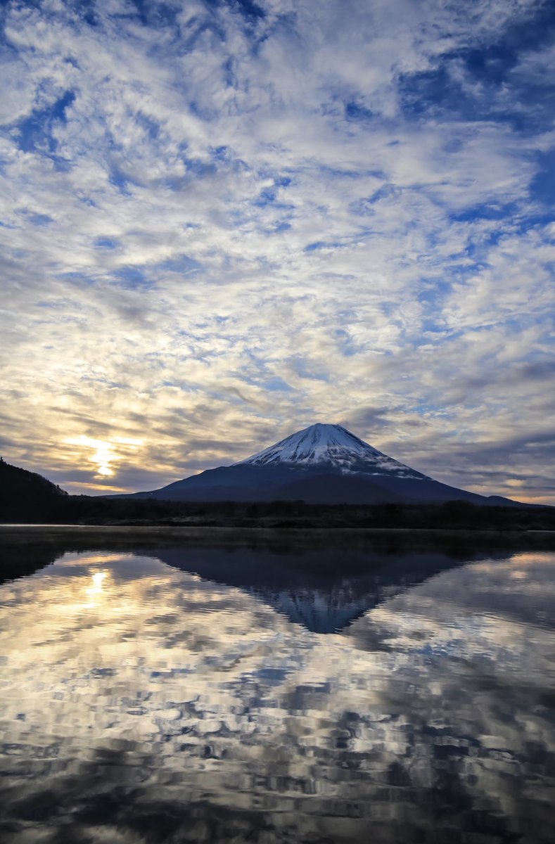 新 富士山景 神気 Shinki 橋向 真 フォロワー2万人 1万いいね の感謝を込めて 4枚の待ち受けをプレゼントです 気に入ってもらえる一枚があるといいな 皆さん 本当にいつもありがとうございます 富士山 待ち受け