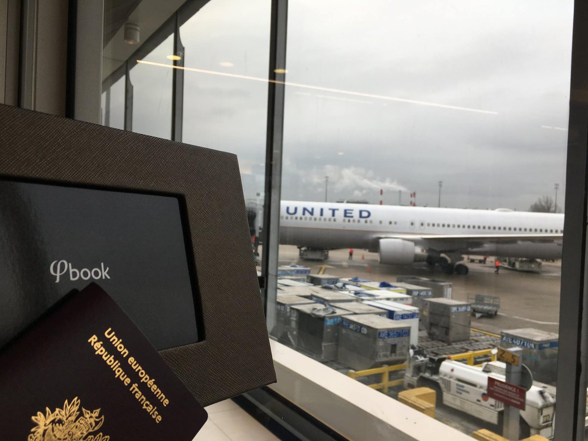 _Phibook's tweet image. Hier #Phibook a sorti son passeport pour le plus grand show mondial des nouvelles technologies #CES2017 Et il est bien arrivé ! #startup