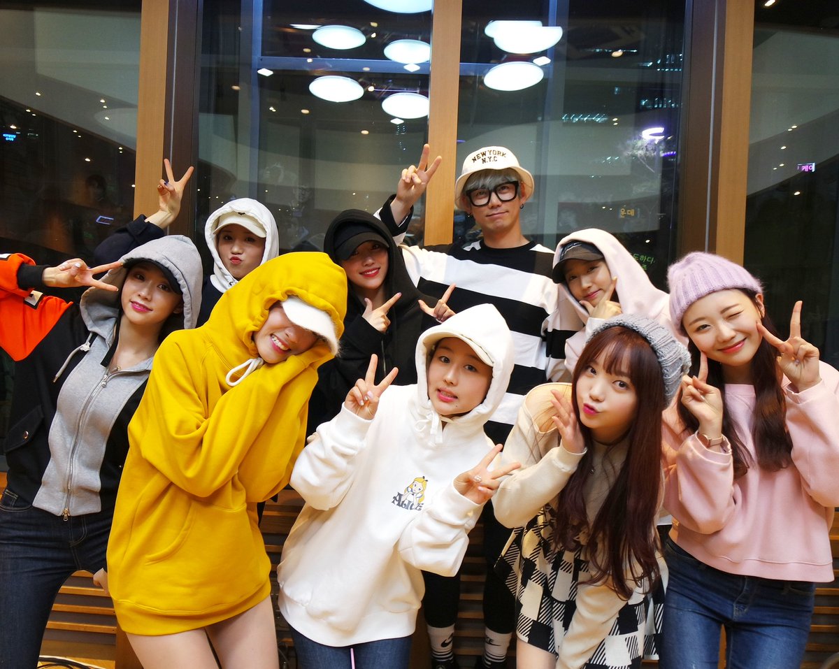 teidreamradio's tweet photo. #테이의꿈꾸는라디오 #꿈꾸라
#스페셜초대석 #러블리즈 와 함께 했어요 💕
'거의'민낯이 이정도로
예쁩니다 💕💕💕 https://t.co/7UGS8zh1ol