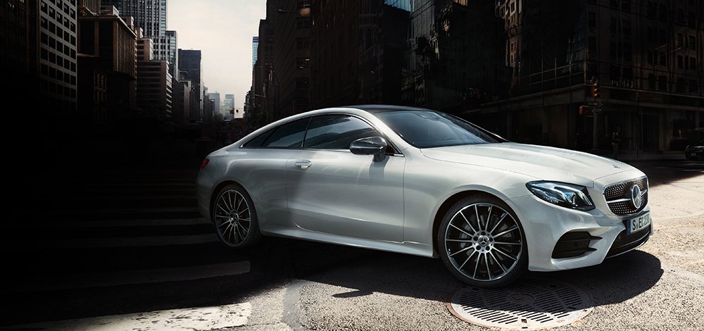 OfficialMBVIP's tweet image. A warm welcome to 2017 to all of our followers.  

We thought we'd start 2017 with a look at the past, present and future of #MercedesBenz.