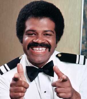 Happy birthday Ted Lange. Uw bartender on The Loveboat.
 The cocktailbar is open. 