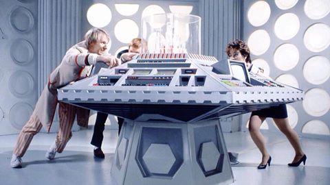 The Fifth Doctor, Tegan and Turlough. And of course, the round things.

#DoctorWho #Throwback