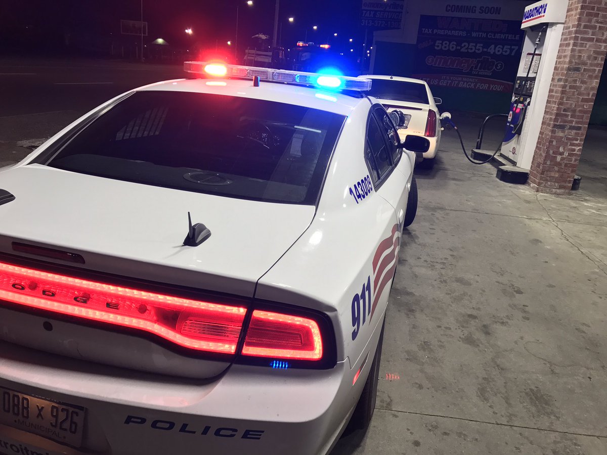 ShawnLeyLive's tweet photo. #Breaking #Detroit: Javon Perry, 22 shot to death this morning while filling up at Marathon on Gratiot/Eastburn.
#Local4 https://t.co/AuxSKAxRw7