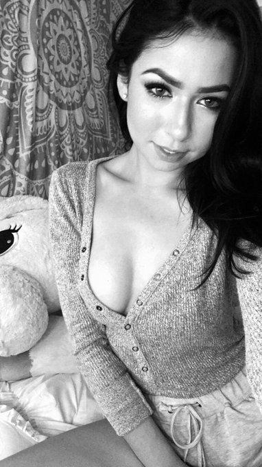 🖤🖤🖤 https://t.co/UaaBoVbSyv<a href="/tag/wonderwoman"class="tags"><span>#wonderwoman</span></a>