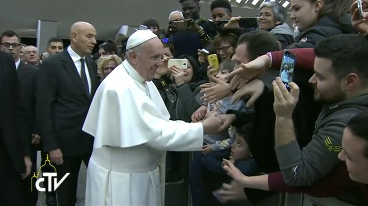 #PapaFrancesco incontra i Vescovi delle diocesi devastate dai terremoti di agosto e ottobre. SEGUI LA DIRETTA TV ➡ goo.gl/V6gxgV