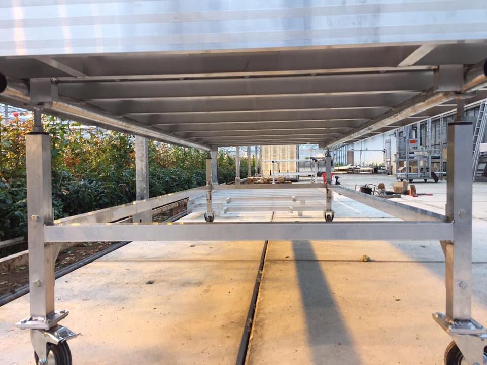 Arkink Groen heeft weer nieuwe kweektafels binnen!
3000 x 1500 mm geheel van aluminium en op wielen. info@arkinkgroen.nl