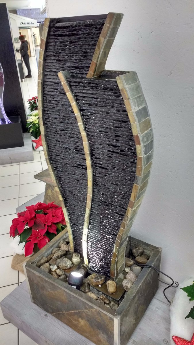 QUANDO LA #PIETRA SI FONDE CON L'#ACQUA..CREA QUESTA #SIMBIOSI #PERFETTA :   #CASCATA #TULIPANO