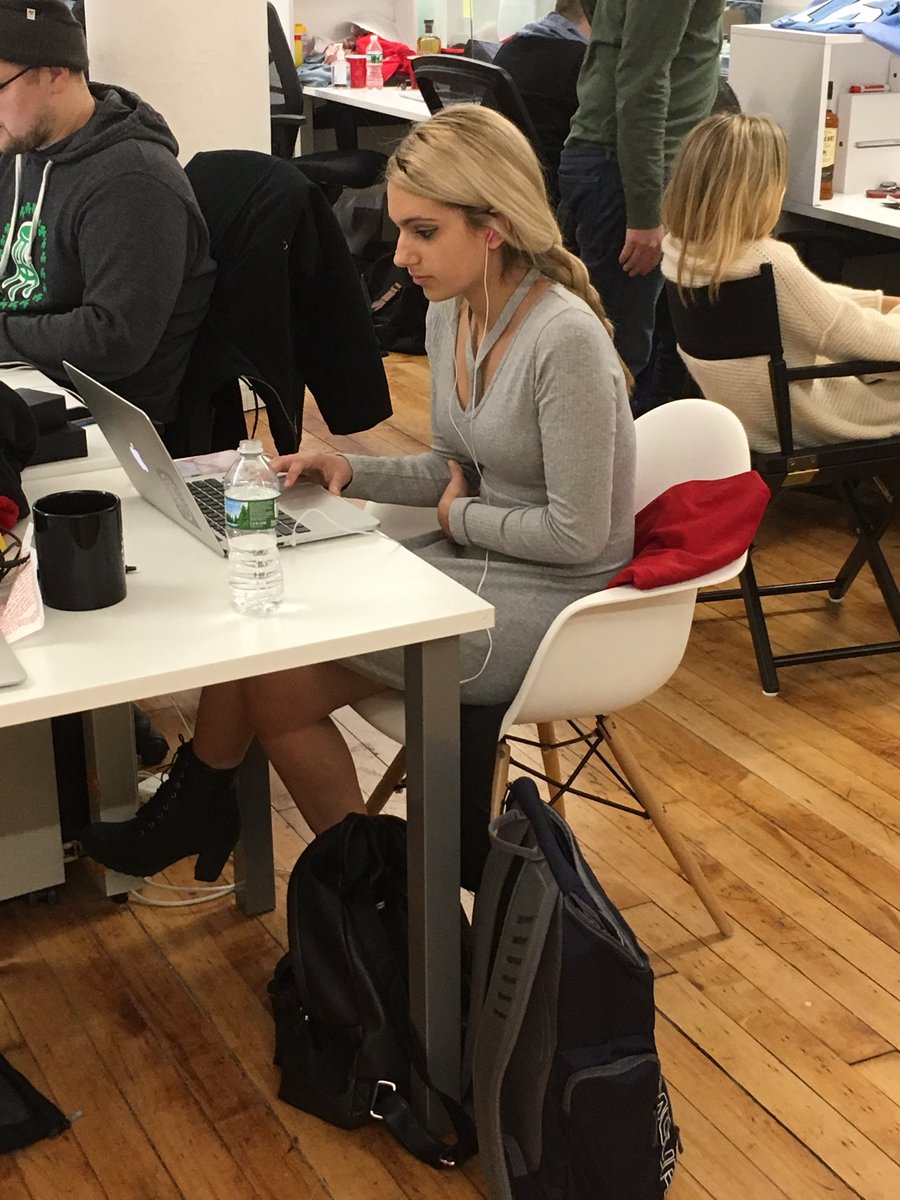 Ria (InternRia) Twitter