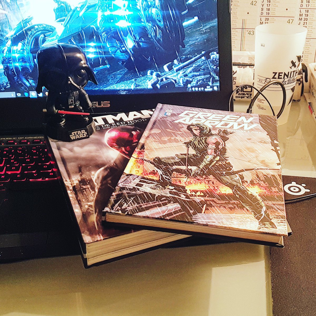 L_actu_Comics's tweet photo. J'ai enfin reçu ma POP #darkvador après 2 mois d'attente 🙃😁🚀 + 2 #comics que je vous conseille !
@funko @UrbanComics #FunkoPOP #BD https://t.co/XEwE1IgSCJ