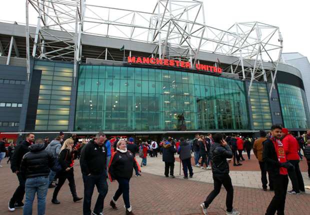 footballplanetc's tweet photo. Manchester United have €200 million more debt than any other European football club, according to new figures released by UEFA. Via @goal https://t.co/1j6u6kqVfB