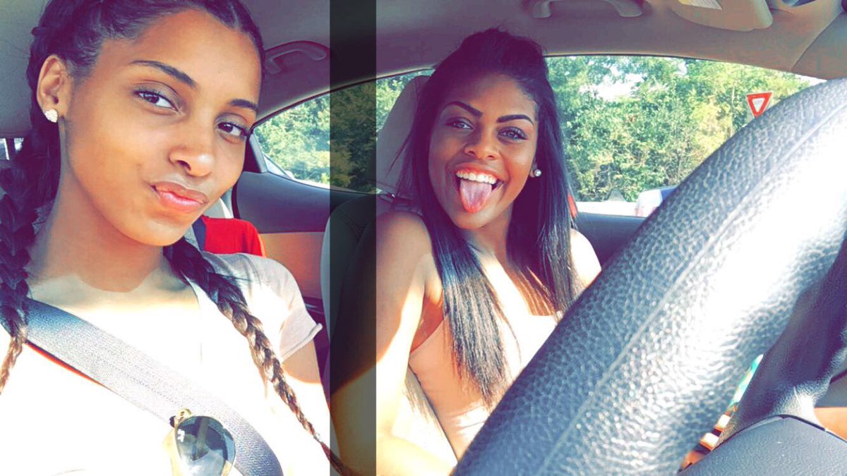 TionnaThompson2's tweet photo. Happy Birthday Bestfriend I love you so much can't wait for CANCUN for spring break with you it'll be a time to remember❤️💯😈@Nique_Fresh https://t.co/Ns5jbTkmgI