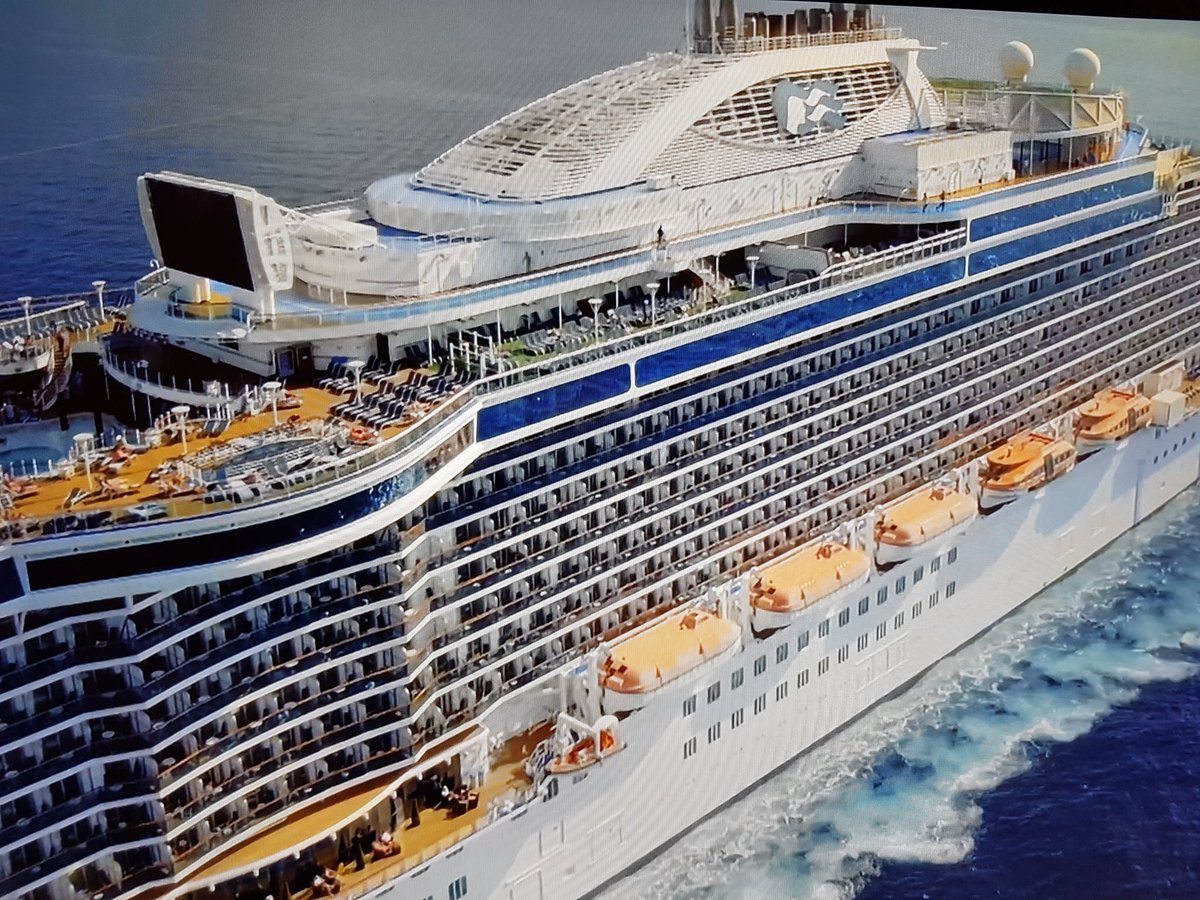 SeafarersWeek's tweet photo. Lots of amazing maritime careers on show tonight! #TheCruise @ITV https://t.co/KdSxNuOmc0
