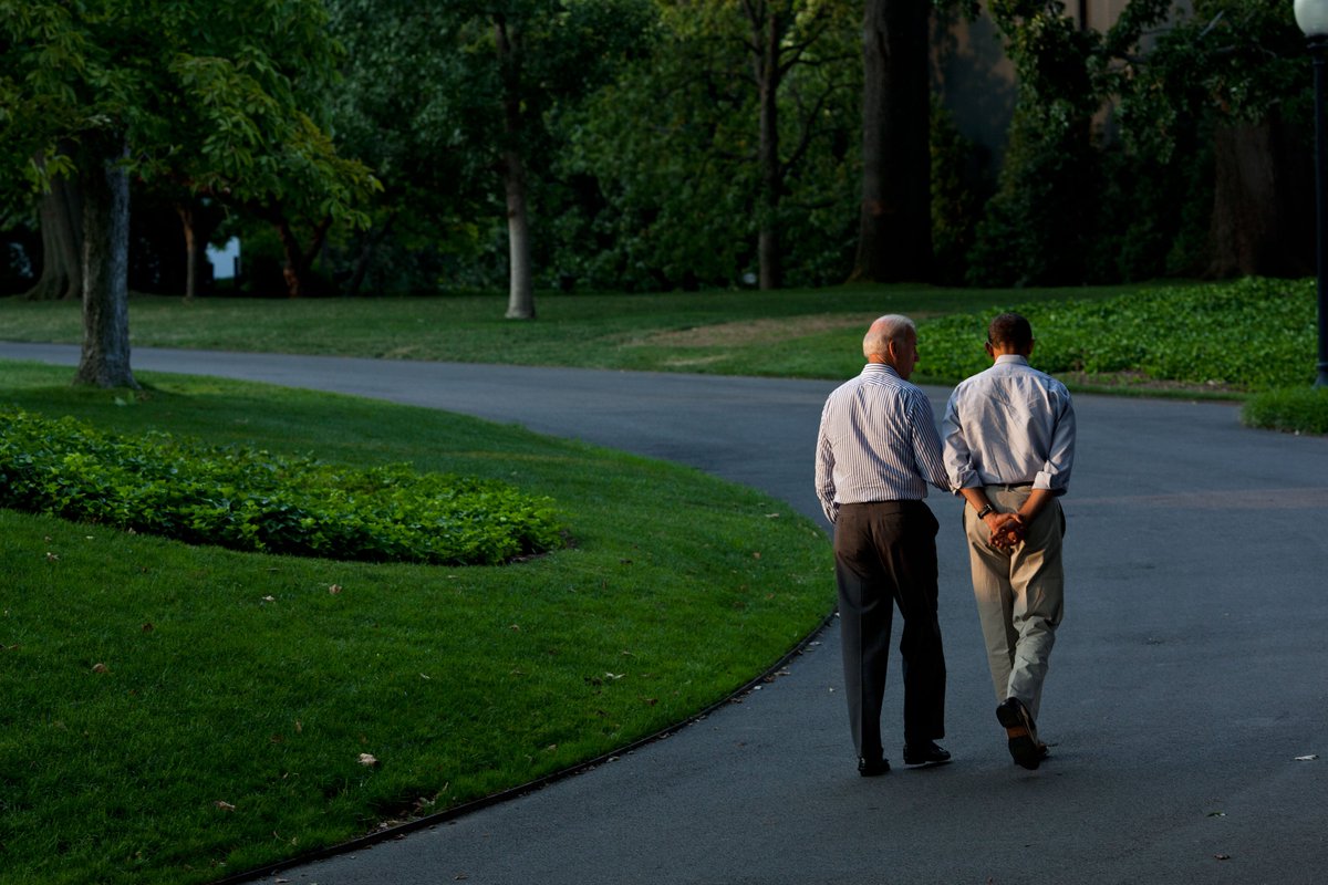 ObamaWhiteHouse's tweet photo. "It is, as Joe once said, a big...deal." —@POTUS on @VP's legacy https://t.co/ip95vAa57r