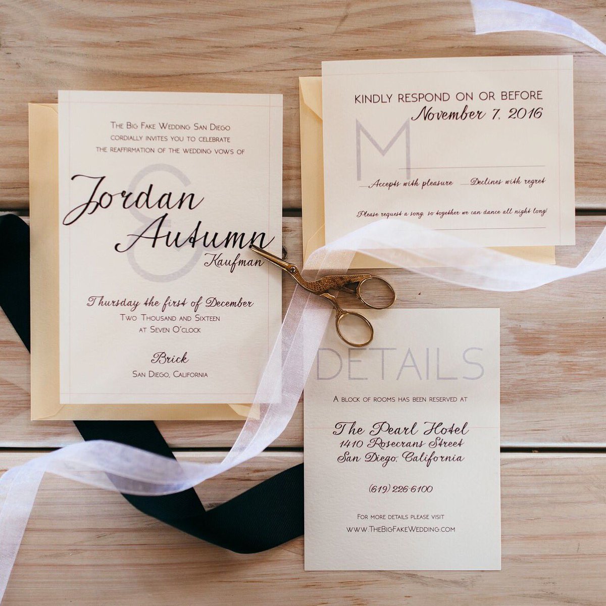 DavisPaperie's tweet image. #Soft and #structured, a #PerfectPair, like Davis Paperie and KNDM Co. Am I right?!?
#WeddingInvitations #RuffledBlog #ModernBride #Pastels