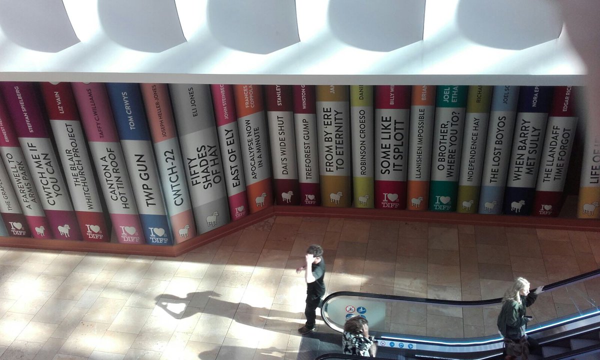 ejstepney1's tweet photo. @valmcdermid in Cardiff last year https://t.co/BcVWo6QVho