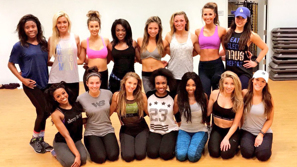 DMD_Mallory's tweet photo. Thank you @whitneyfoster for coming in last night! I love it when former dancers come in and share their talent! Love you Whit! #DMDLOVE https://t.co/FDCBoefyxa