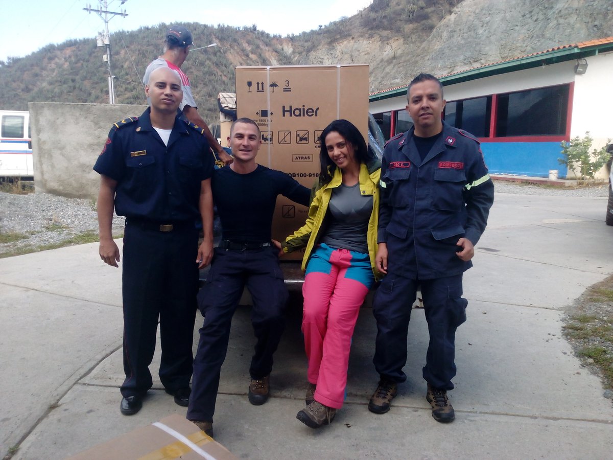 CABOME20's tweet photo. Asociados de  CABOME  reciben operativ Mi Casa Bien Equipada a precio justo luchado contra la guerra económica @comerssovzla @EnMarchaAlexis https://t.co/YVcQcGqxCD