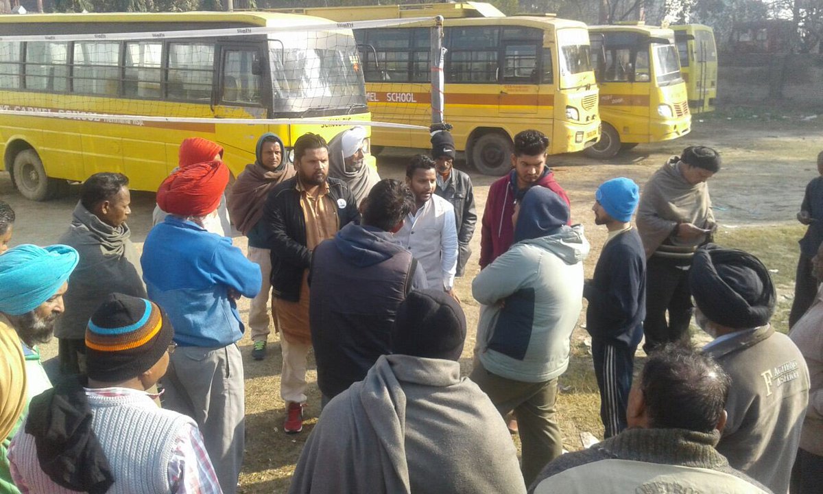 veer_jamal's tweet photo. ਅੱਜ ਜੋਨ ਹੁਸ਼ਿਆਰਪੁਰ ਹਲਕਾ #ਚੱਬੇਵਾਲ ਤੋ ਆਮ ਆਦਮੀ ਪਾਰਟੀ ਦੇ ਉਮੀਦਵਾਰ #ਰਮਨ_ਕੁਮਾਰ ਜੀ #ਮਹਟਿਆਣਾ ਵਿੱਚ ਰੱਖੀ ਮੀਟਿੰਗ ਚ ਆਪਣੀ ਹਾਜ਼ਰੀ ਲਗਵਾਈ https://t.co/k6s2ibMnEs