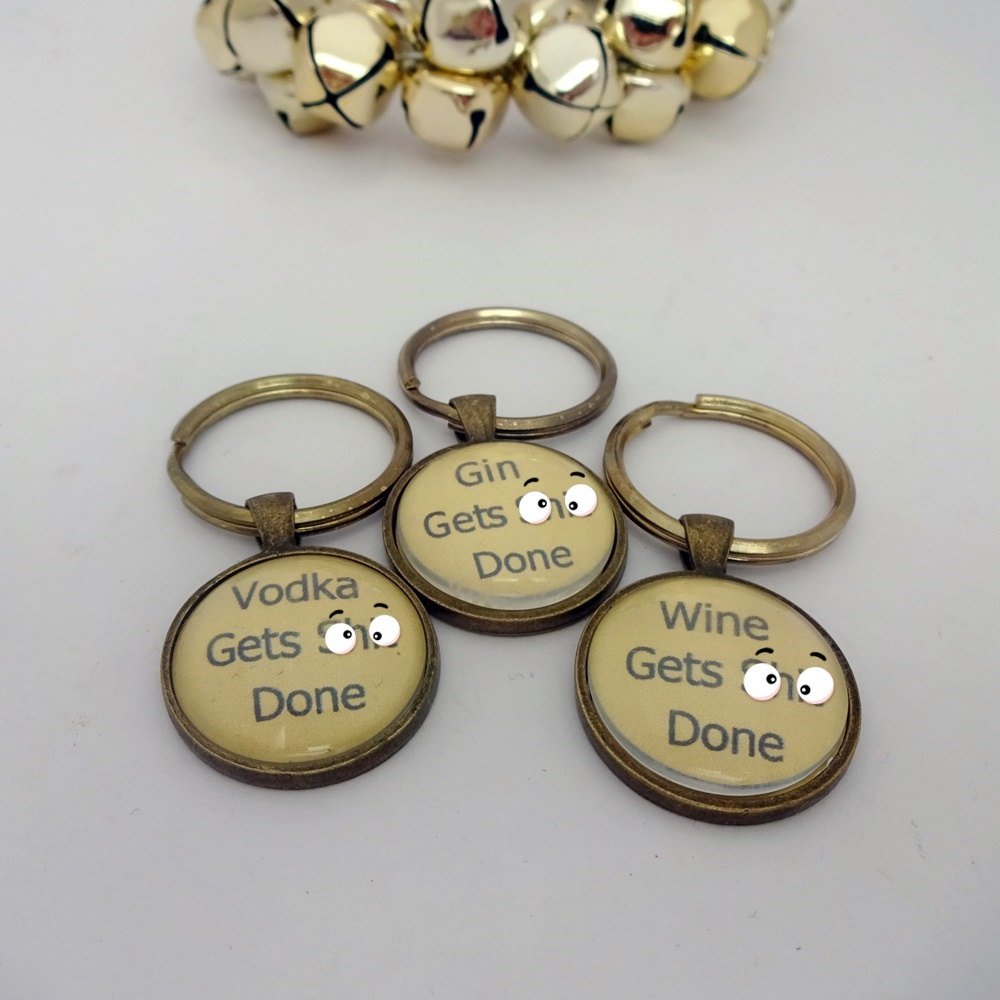 martisanne's tweet photo. Funny keyring, Joke keychain, gin lover gift, wine lover gift,vodka… https://t.co/Yd9jOg5ZGC #Etsymntt #FunnyPresent https://t.co/8JabUhSD0b