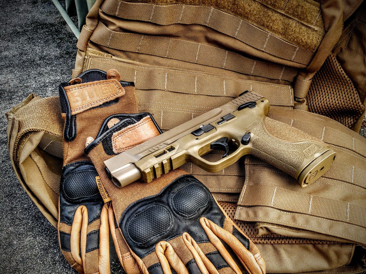 Just got in the new @SmithWessonCorp  M&amp;P Mod 2 9mm.  Stop in today and check it out!  #newguns #grips #flatdarkearth #secondamendment