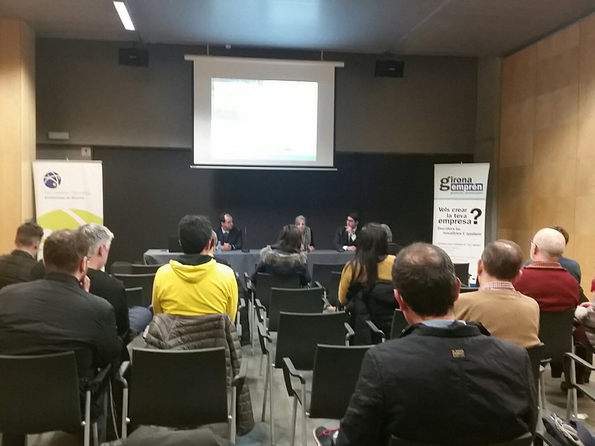 empresa_gi's tweet photo. Comença la sessió Tecnologies per la competitivitat #Tendeciesempresa #Tecnologies_gi #parcudg https://t.co/RpBSIi6cf5