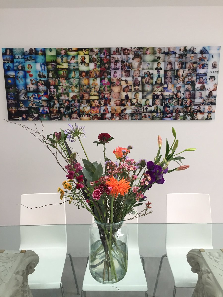 _REEDESIGNS's tweet photo. Loving this weeks gorgeous flowers, thanks @BloomonUK. https://t.co/piKQsIH9ce
