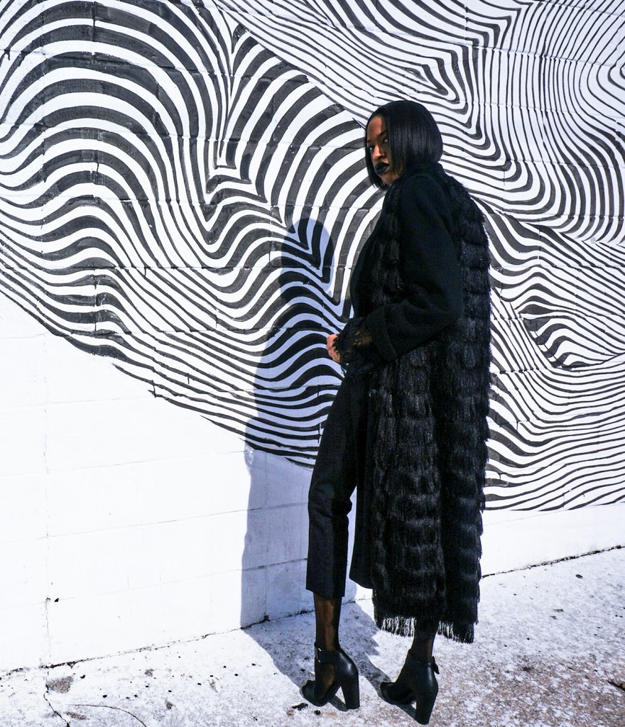styleprovoking's tweet photo. #ontheblog Last&3rd Blkout Winter Look| wearing my fringe vest over my long coat #layerlikeapro
https://t.co/K27zNsRJIQ https://t.co/lfefSqZwil