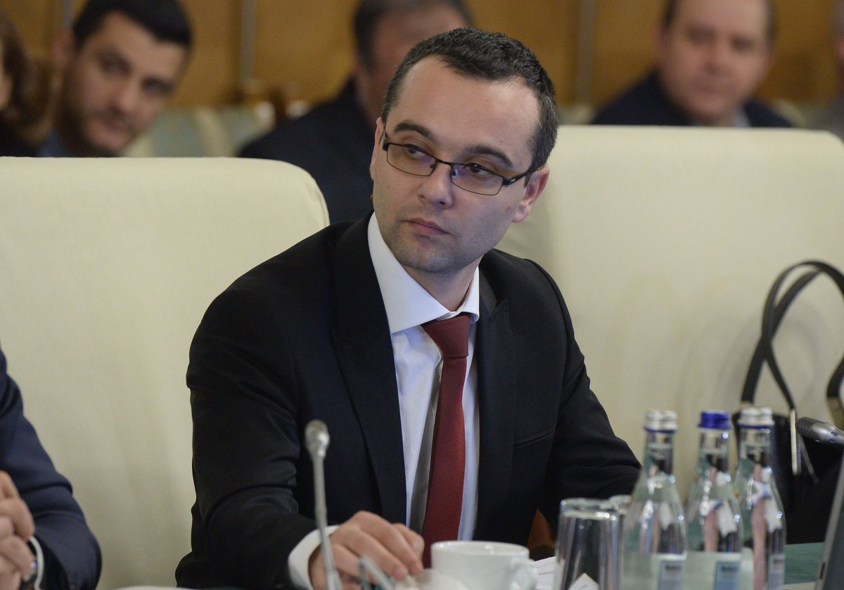 MCPDS1's tweet photo. #Sindicate, #patronate și #ONG - parteneri ai deciziei politice. 
Detalii pe site-ul #MCPDS:  https://t.co/wS5pduz4RR https://t.co/EXeqPAVf8h