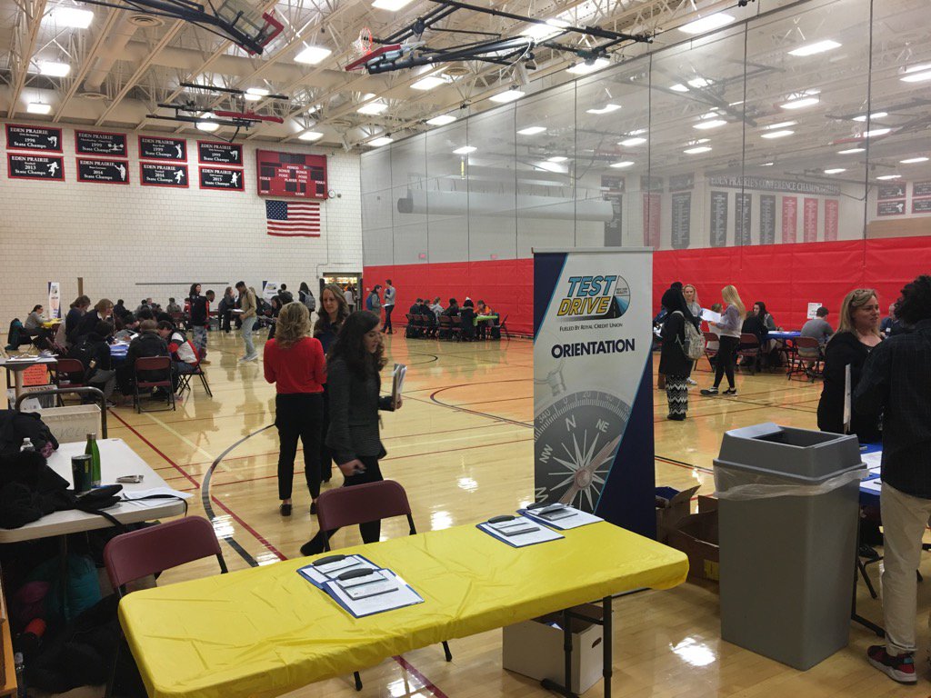 EPHSmanderson's tweet photo. EPHS students explore their financial future at the "Test Dive" sponsored by RCU. #RequiredForLife #EPSchools https://t.co/Tf4jYiZ2lD