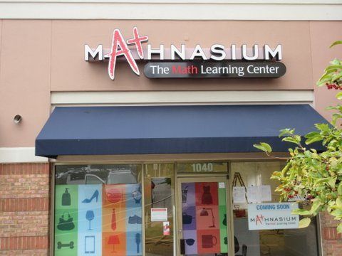 ApexSignGraphic's tweet photo. We have Mall and Shopping Center Signage for Gurnee IL! https://t.co/lHYjJxYPXV #MallSign #GurneeIL https://t.co/PMrkZVmfFU
