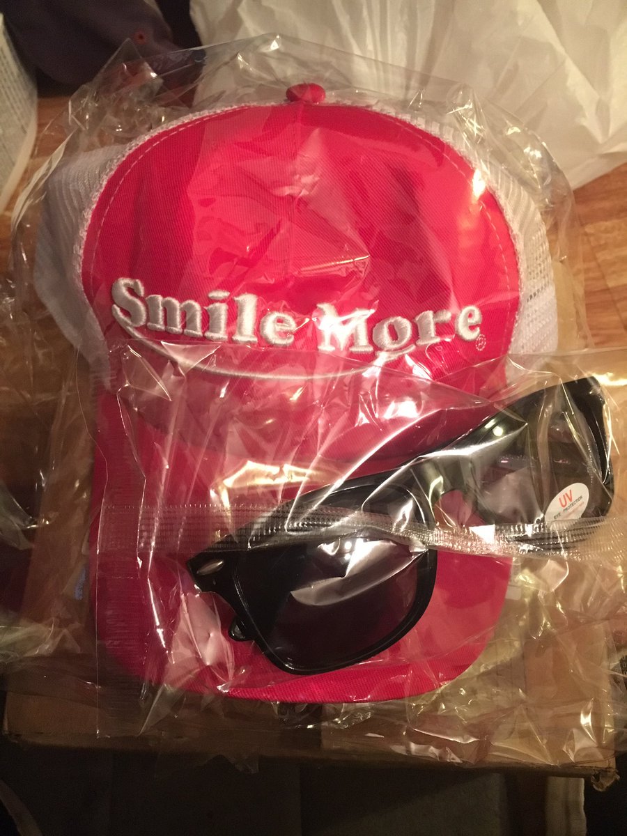 ZeReaICimorelli's tweet photo. AHH ITS HERE 😍😭💓 @_little_britt_ @RomanAtwood https://t.co/B71Q5Snktt