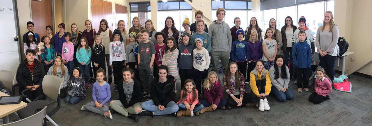 mrsKcrabb's tweet photo. Lunch and learn with our future teacher friends @vickquin @HSSD Sharing advice. https://t.co/BfbcGpdOBr