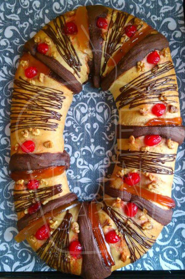 ¡La temporada no se quiere ir! #RoscaDeReyes #Vegana rellena con praliné artesanal de nueces y chocolate 70% cacao