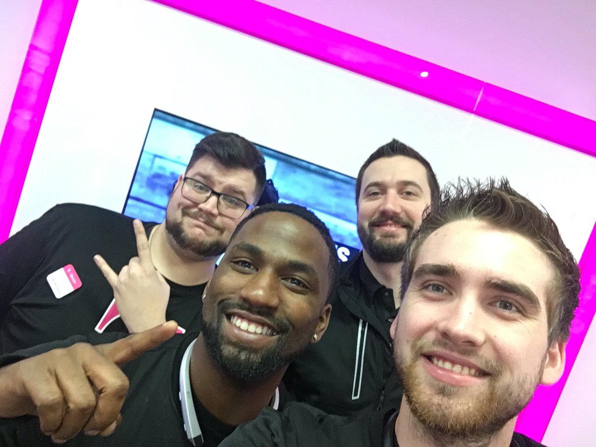 Tgilli0225's tweet photo. 🌅In da Building ready to get the day Poppin with special Guest @DerrickSeay1  #uncarriernext  @M1Deantwon @dperry2929 https://t.co/4cIGJdw4UP