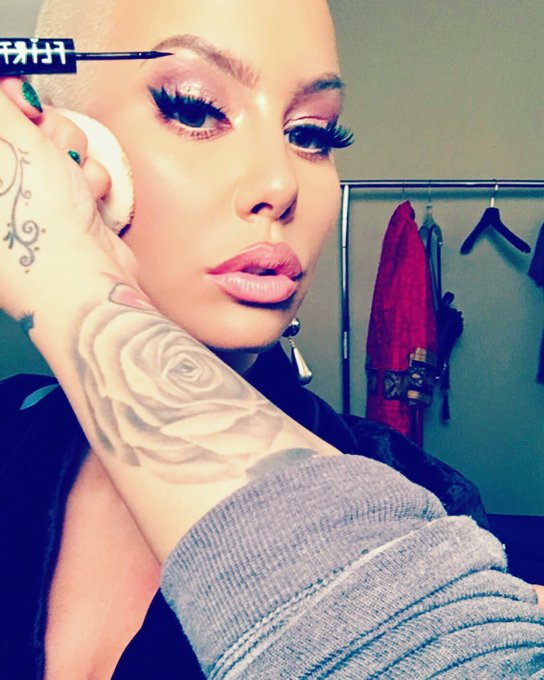 Makeup by @PriscillaOno ? https://t.co/M0tPBsaZJb