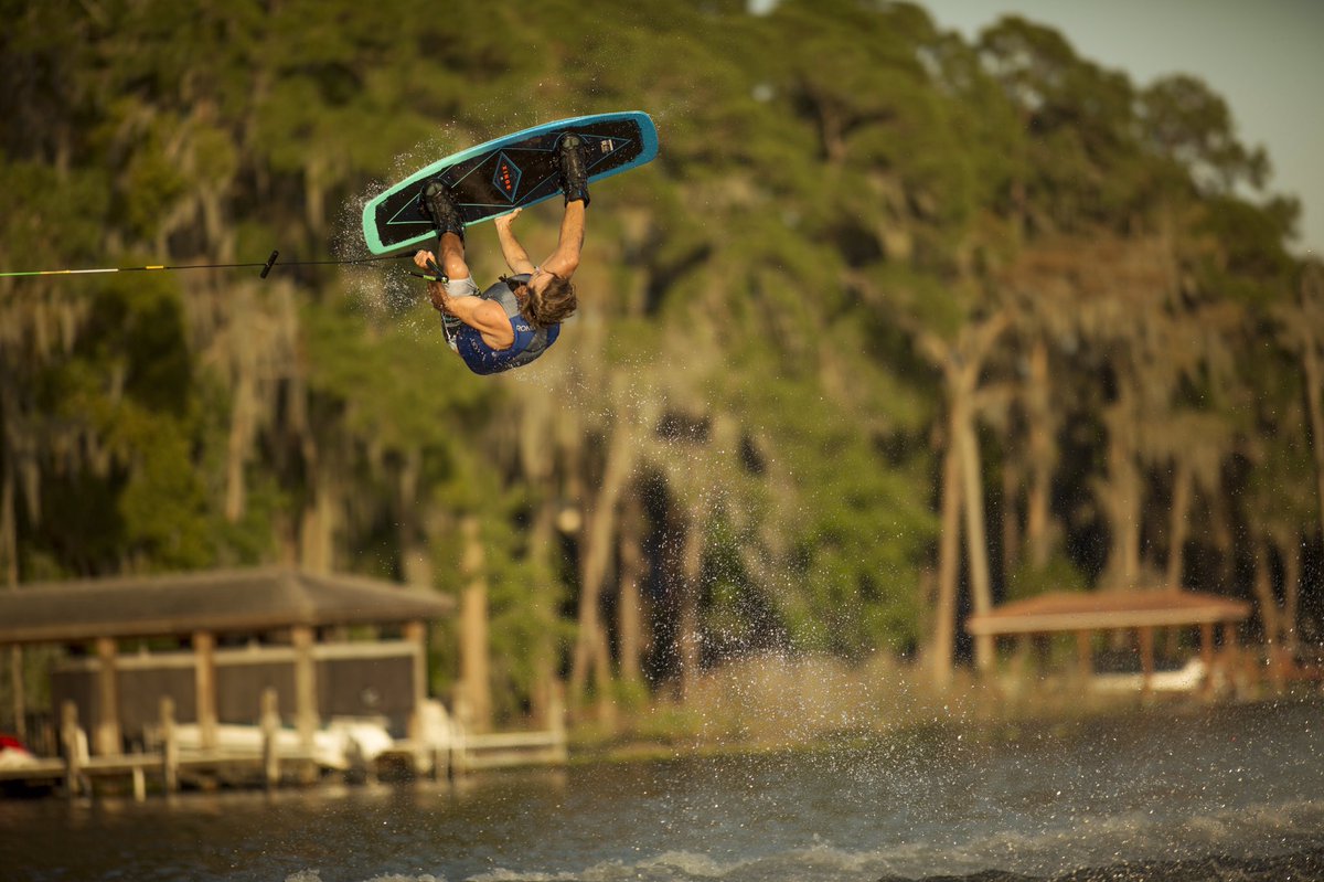 If you're in Portland this weekend, come hang with @erikruck at the @activewatersports booth. Come check out the 2017 Ronix line up.