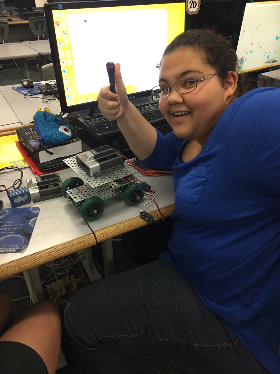 DoerschukPLTW's tweet image. 8th grade robotics showing off their cars #pltw #acspresents #robotc #VEXRobotics