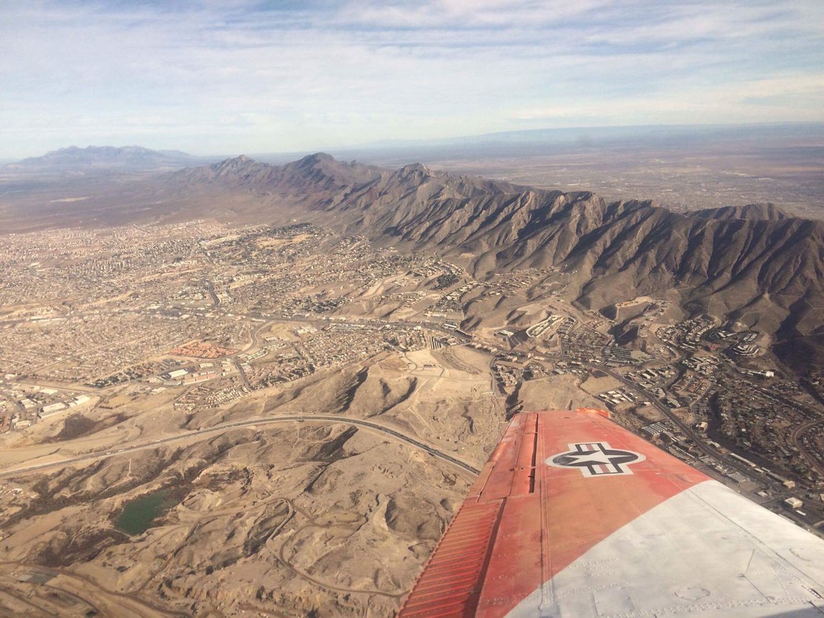 Boneyardsafari's tweet photo. #UC12B #161200 heading east, hello #ElPaso! #aviation #aviationpreservation #beechcraft #aircraft https://t.co/G7S133ctwr