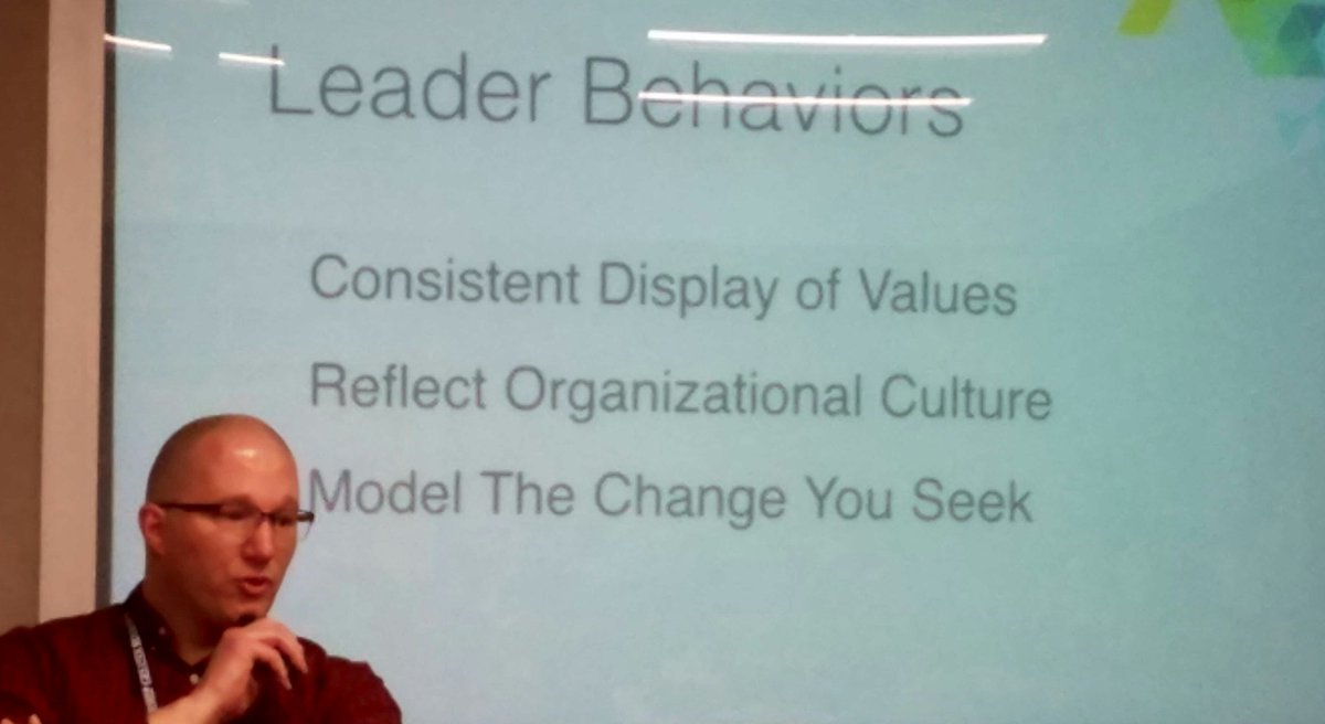 johnsang16's tweet photo. Think about your behavior purposefully. @momentumguide  #LGR2017 https://t.co/9iqGAyT6Oq