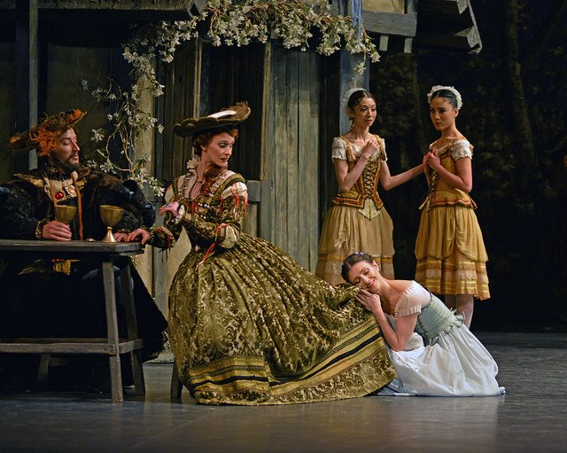ENB's Fabian Reimar, Jane Howarth and Alina Cojocaru in 'Giselle' © Dave Morgan. Courtesy of DanceTabs / Flickr