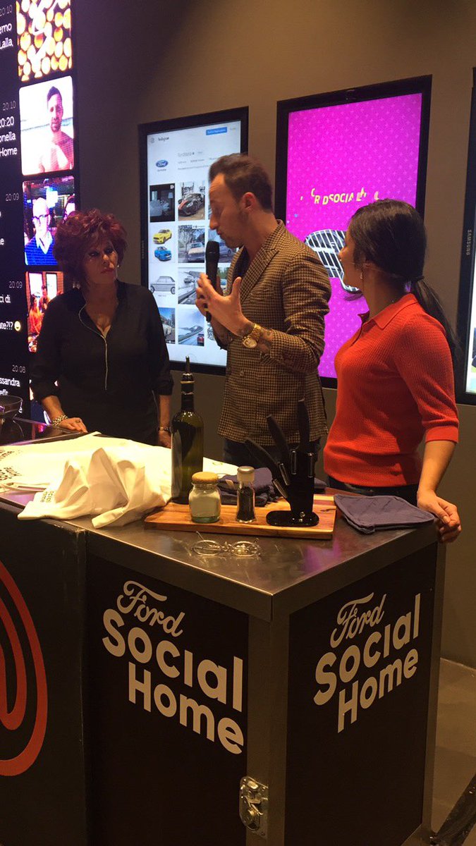 WhynotMag's tweet photo. Pronti per lo showcooking di Lalla e Antonella, le prime eliminate di @MasterChef_it #fordsocialhome #MasterChefIt https://t.co/3xn5kSAiG3