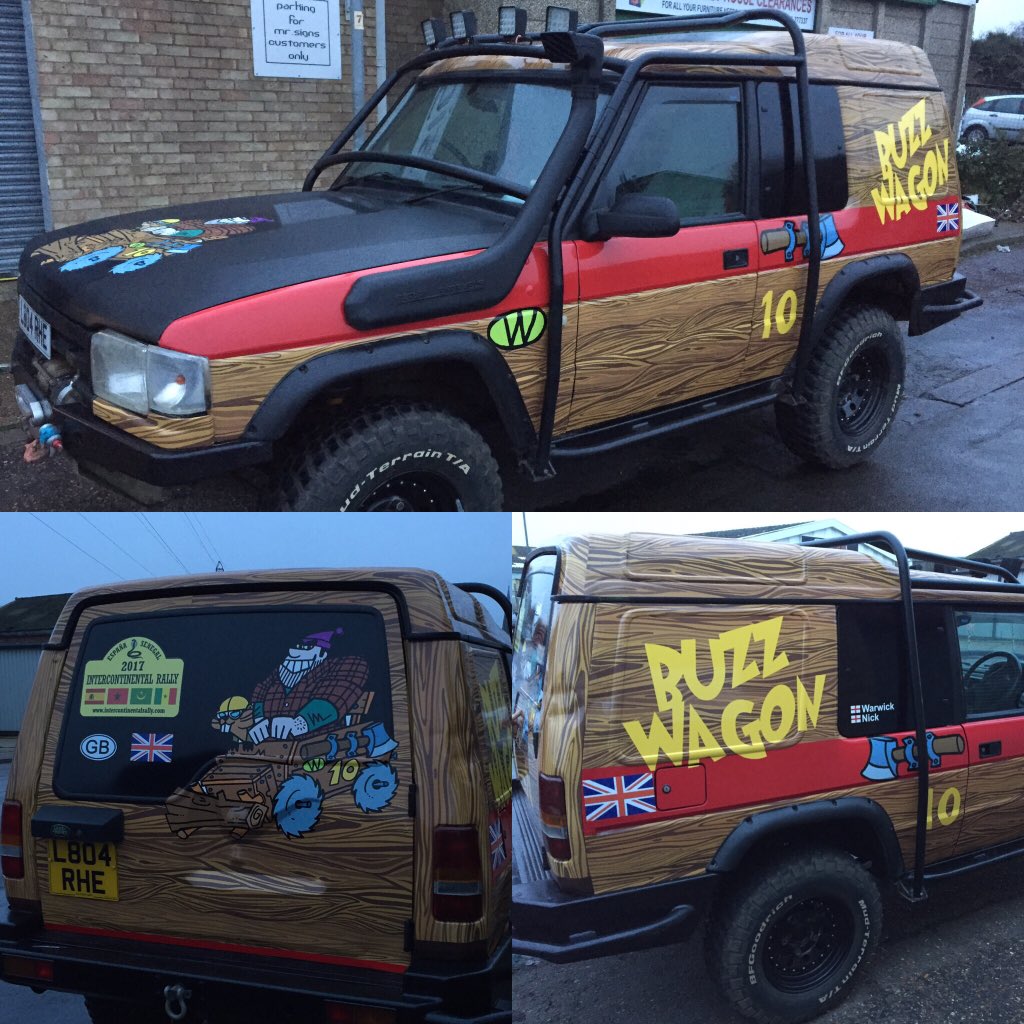 wozzly's tweet photo. The Disco is nearly finished. Get it to Spain and then onto Morocco. #Wozzlyphoto #intercontinentalrally #desertrace #Dakar #LandRover #💨#🛠 https://t.co/zz022AhKDv