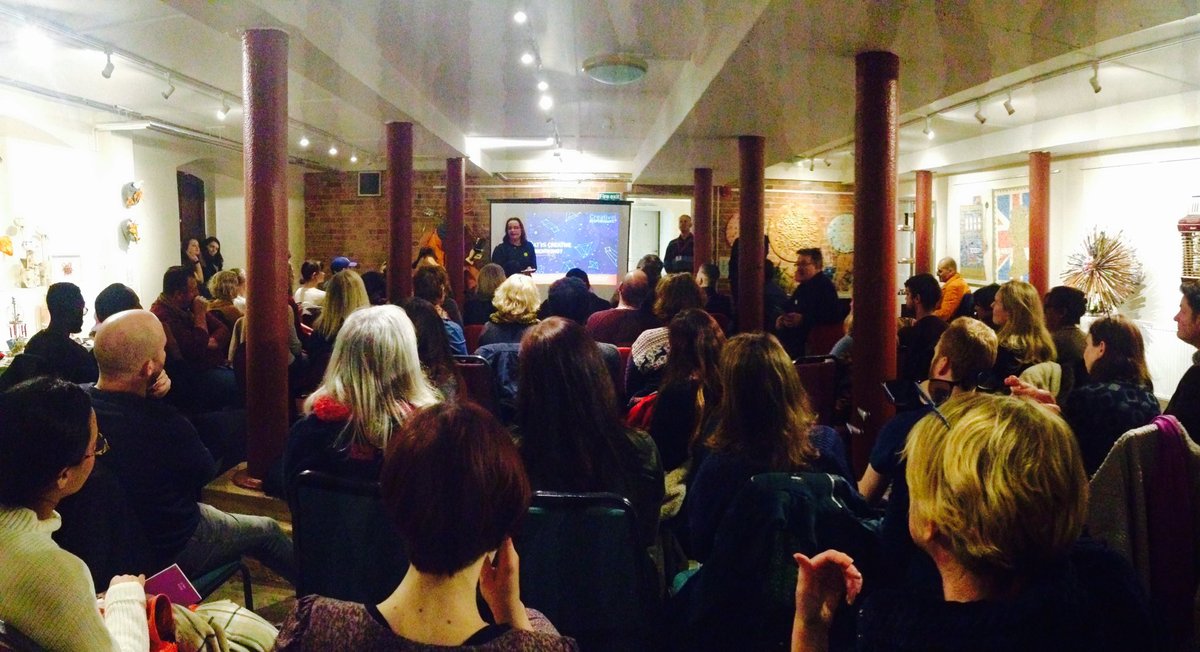 KristinaBullen's tweet photo. At the first @CreativeBeds of 2017! It's packed! #cbeds #bedford https://t.co/UarTAdN8gG
