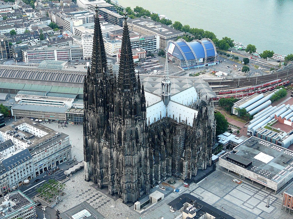 history_topics's tweet photo. Catedral de Colonia #ArteMedieval https://t.co/RRsVJUsRDW