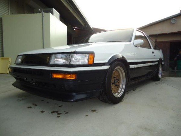 RetroDriftCars's tweet photo. Another classic Toyota! looks like it may still be in japan! #japan #risingsun #toyota #corolla #levin #ar86 #toyotacorrolla https://t.co/n4y7x5P8Cu