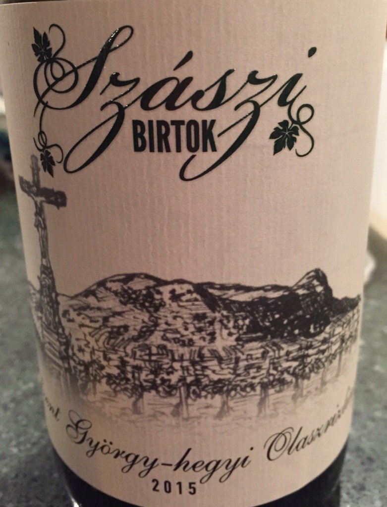 winebor's tweet image. Old-fashioned label, nothing staid about the wine. This is what #Olaszrizling can offer: ripe fruit and trim acids.