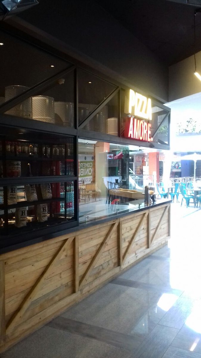 PizzaAmoreCo's tweet photo. Ni antes ni después, todo llega cuando tiene que llegar 😍 nueva sucursal de PIZZA AMORE en Plaza Zetrica te esperamos! https://t.co/CoFAURCmJC