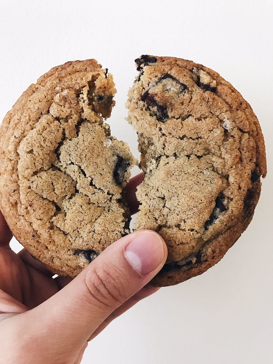 FoodManiacPro's tweet photo. Satisfying our cookie craving with @Doughbies. Such fast delivery! #cookies #doughbies https://t.co/dLxaEkJtfM