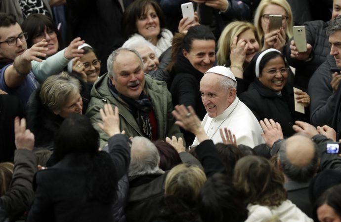 Crux's tweet photo. Pope to #ItalyQuake survivors: Hope, not optimism, is needed to rebuild - @CatholicNewsSvc https://t.co/5CJYMNafQz https://t.co/bFkyuMNQZw