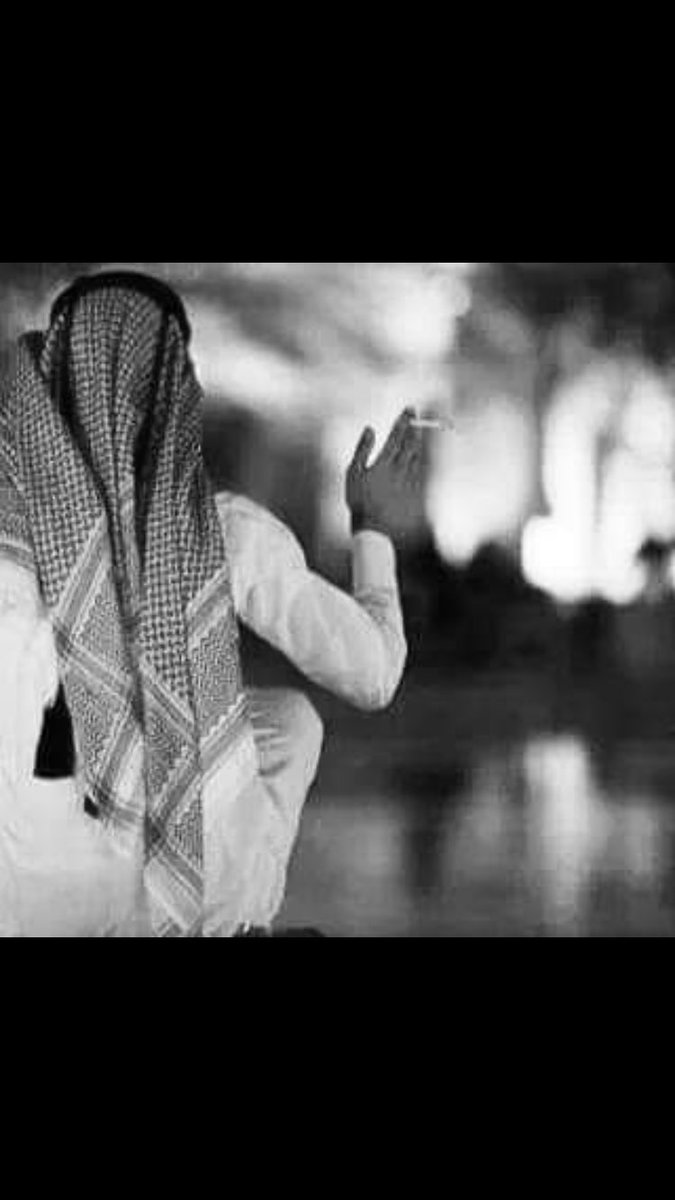 من باعني زعلان بعته إليا رقت
ماني معلق في ســواحل عيونه

عندي قناعه"ماتتغير مع الوقت
إن الغلا يستاهله مـن يصــونه